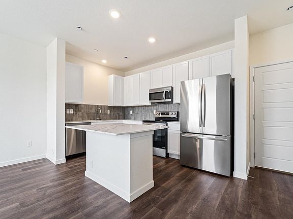 4th image of 4013 Agnes St