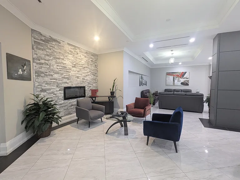 121 King St W — Photo 22