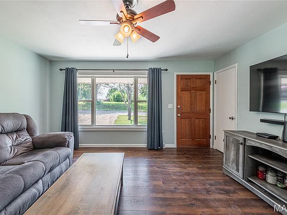 4th image of 710 High St
