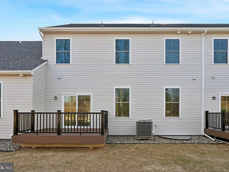 118 Silversmith Rd — Photo 19