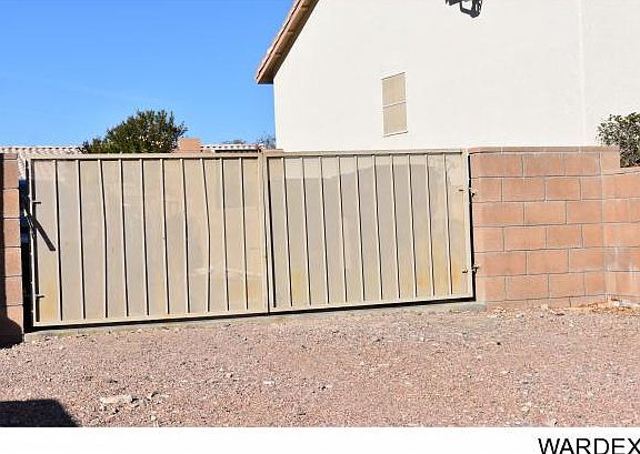 2nd image of 2378 Bluebird Ln