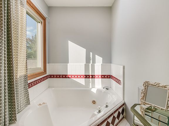 4th image of 27784 Western Golf Dr