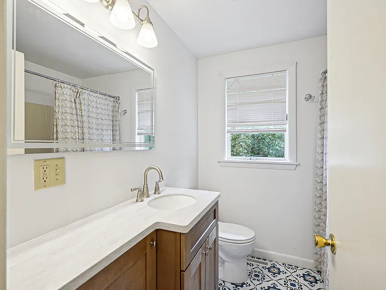 17 Clara Ln #B — Photo 6