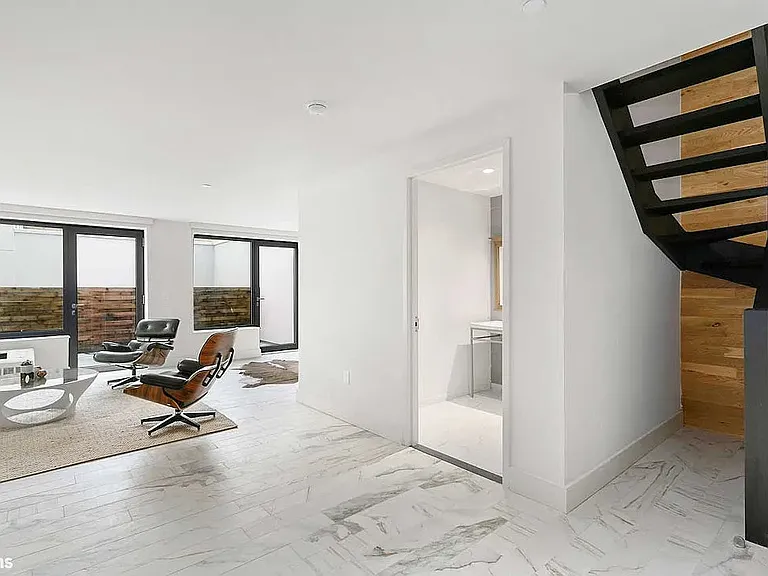 180 Franklin Ave #103 — Photo 7