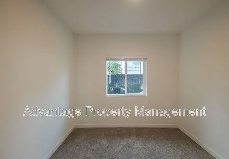 2190 SE Marion St — Photo 42