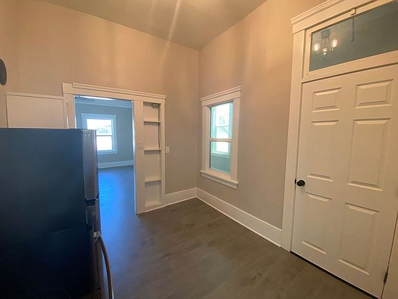 3rd image of 513 1/2 Main St #3