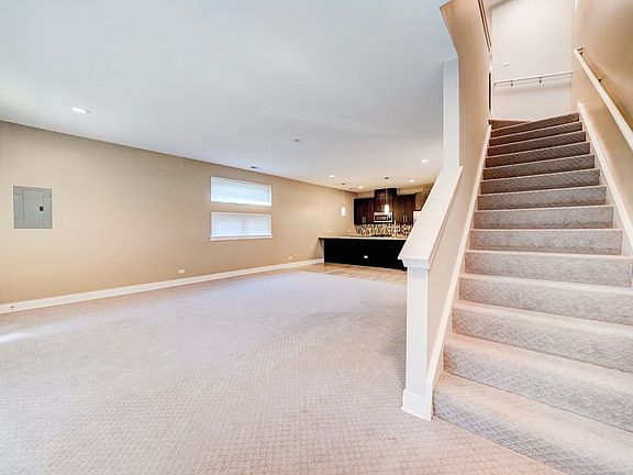 3rd image of 6212 S Greenwood Ave #6212