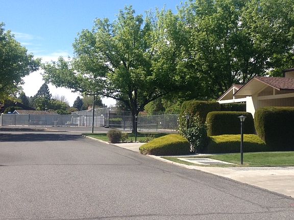2nd image of 1938 Mahan Ave