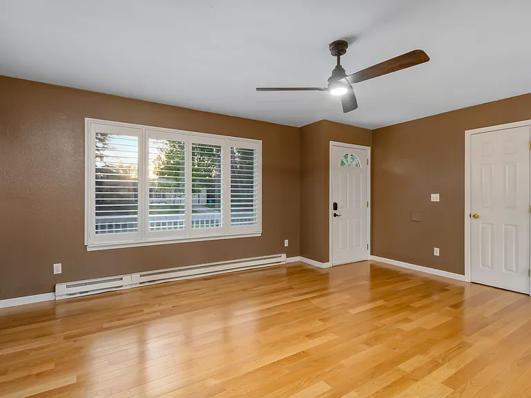 2912 Loch Lomond Dr — Photo 6