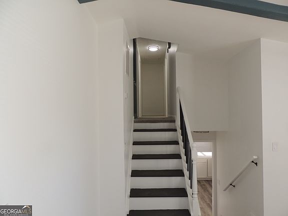 5th image of 851 Bridgewater Ct