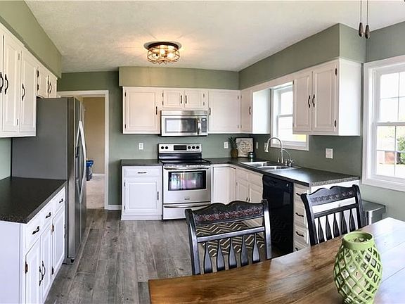 4th image of 207 S Crestview Dr