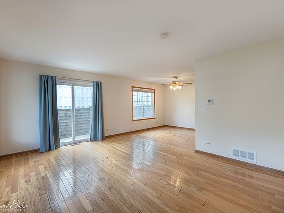 3rd image of 150 Village Creek Dr #150