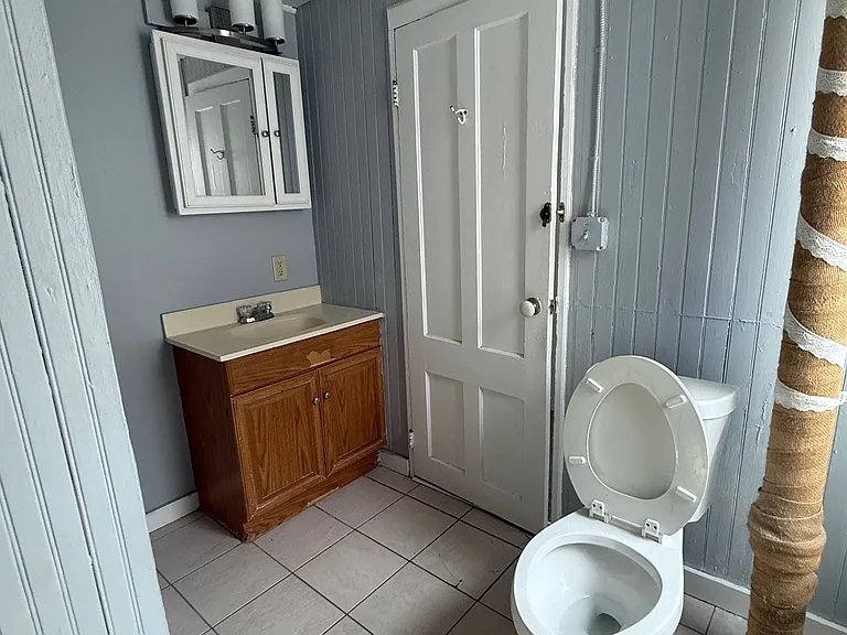 12 Hillcrest Ave W #3 — Photo 4