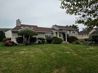1 Kent Cir, Linden, NJ 07036
