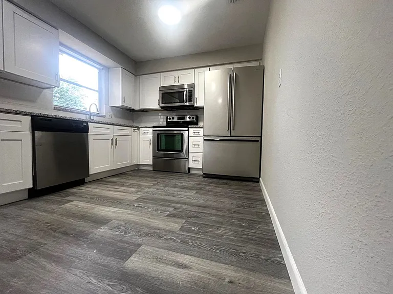 1409 Cadillac Dr — Photo 7