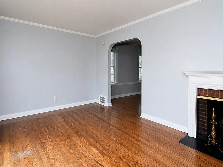 4438 Baintree Rd — Photo 5