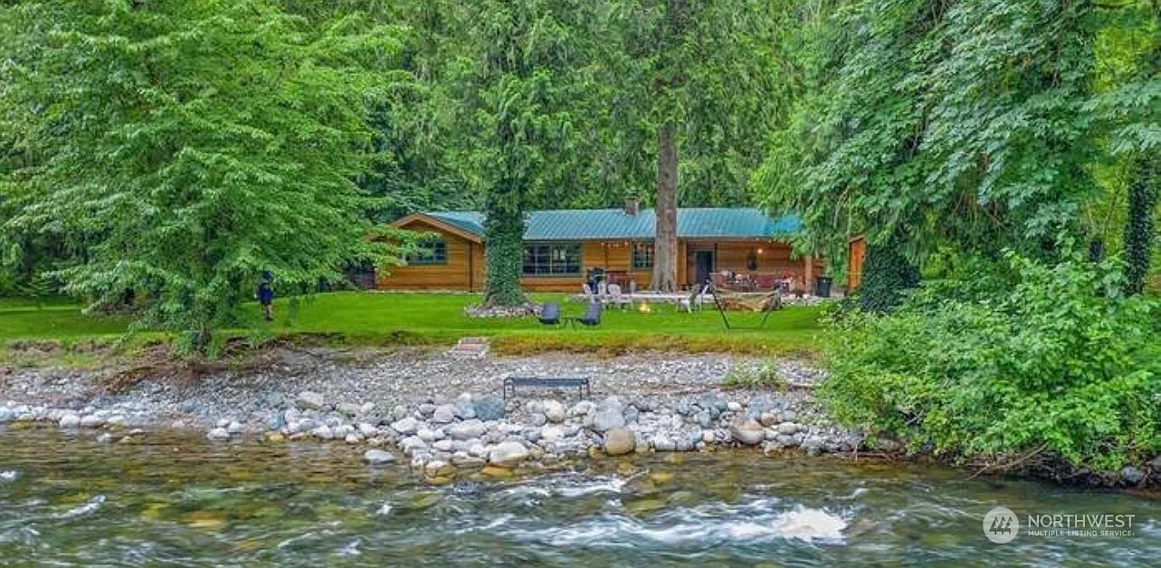 24305 252nd Avenue SE photo 1