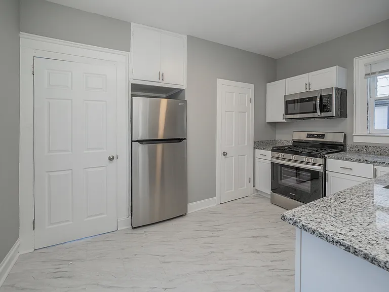 130 W Dutton St — Photo 14