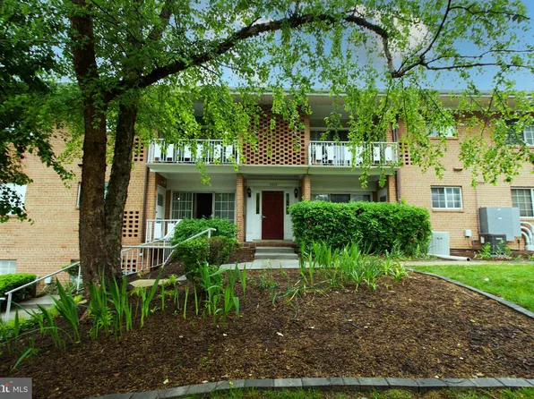 5603 Franconia Rd APT 301, Alexandria, VA 22310