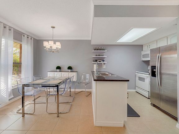4th image of 108 La Costa Ln #614