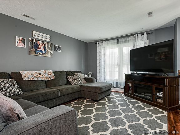 5th image of 1191 Driftwood Drive NE