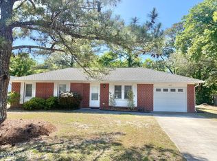 107 Leonda Dr, Beaufort, NC 28516