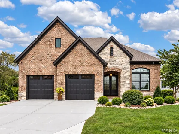 6312 Shelton Ct, Maryville, IL 62062