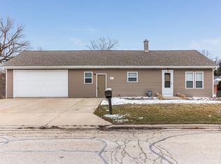 321 Birkey Ave, Crest Hill, IL 60403