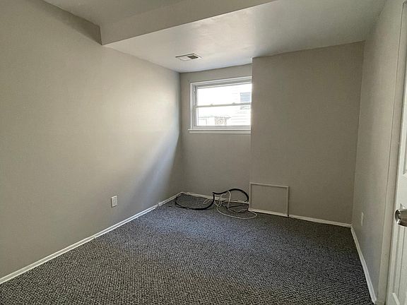 5th image of 894 Westwood Ave #1