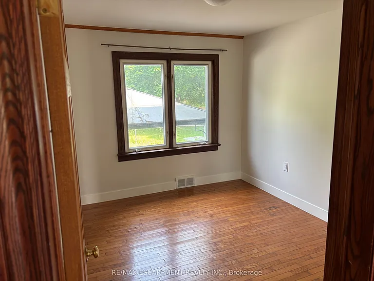 5648 Royal Manor Dr — Photo 10