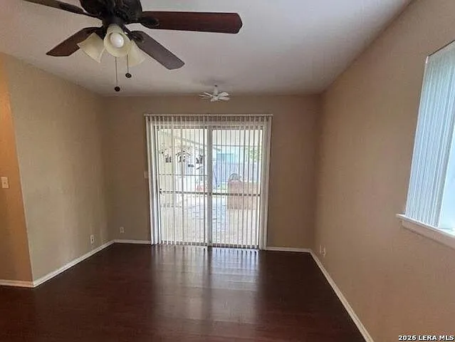 4307 Markham St — Photo 11
