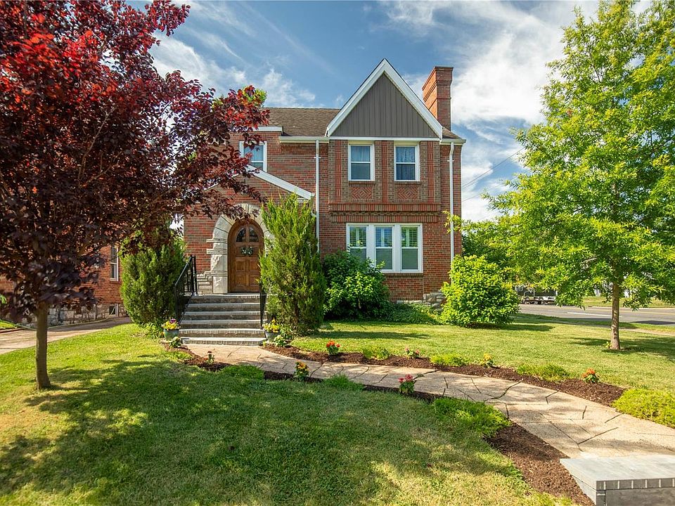 2nd image of 7488 Stanford Ave