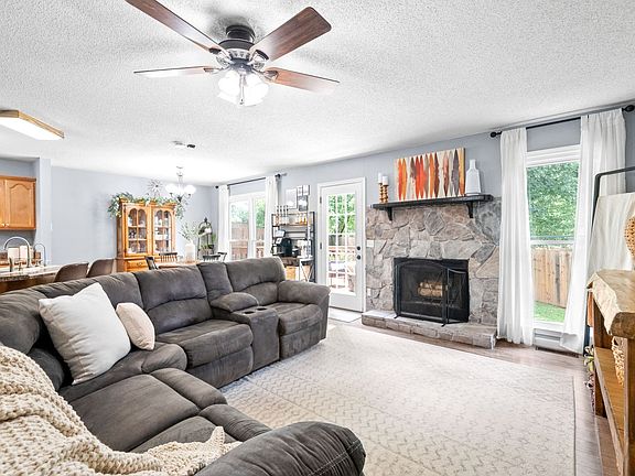 2nd image of 1224 Crystal Dr