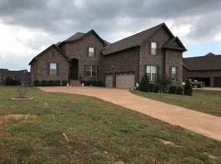 1043 Tower Hill Ln, Hendersonville, TN 37075