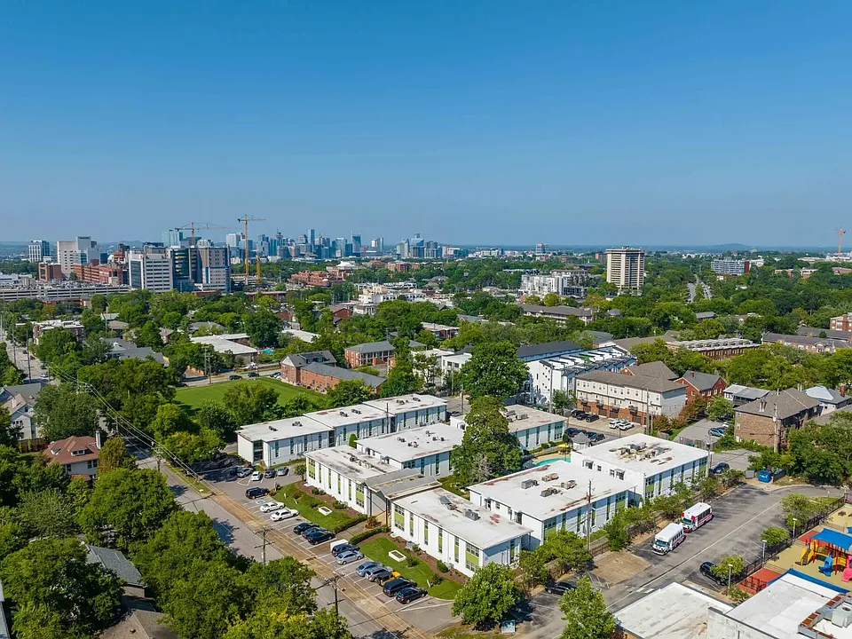 Chateau Apartments - Newly Renovated 1, 2 & 3-Bedrooms at 24th & Hillsboro Village