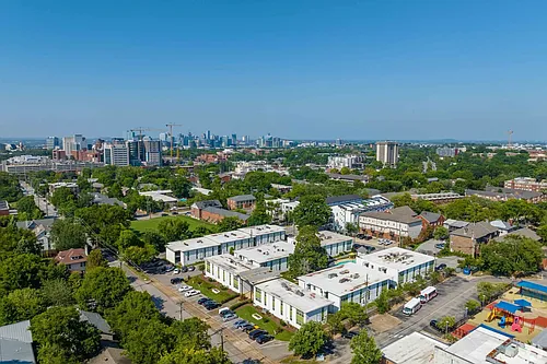 Chateau Apartments - Newly Renovated 1, 2 & 3-Bedrooms at 24th & Hillsboro Village Photo 1