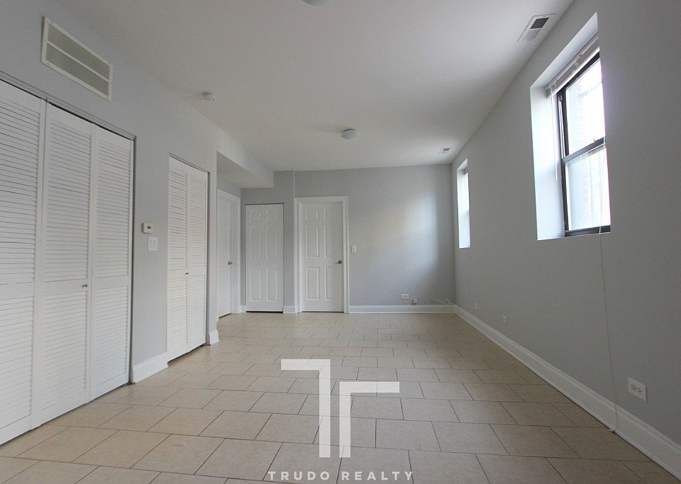 1st image of 7526 N Seeley Ave #7528204