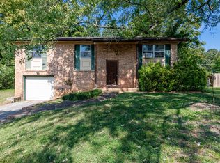 7005 Sterling Rd, Hixson, TN 37343