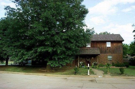 2nd image of 1110 N Terrace Dr