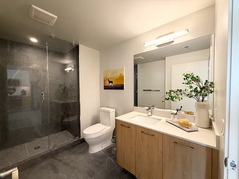 166 NW 29th St #3 — Photo 14