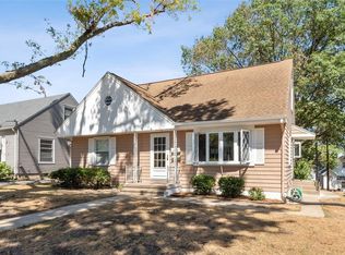 188 22nd Ave SW, Cedar Rapids, IA 52404