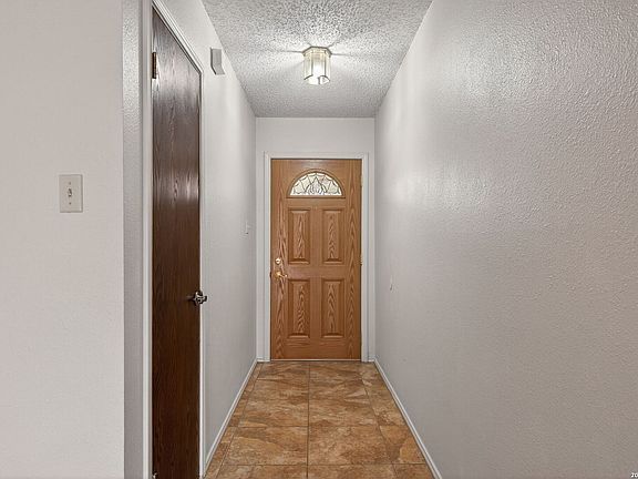 5th image of 190 High Oak