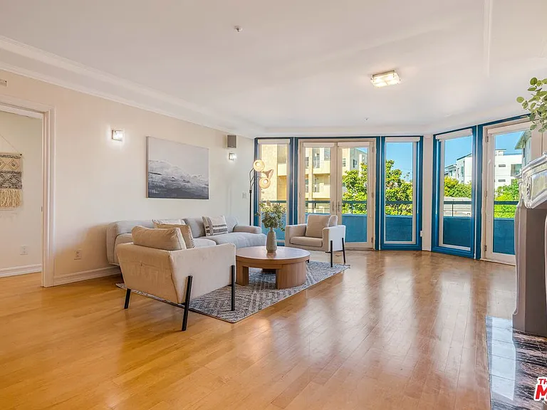 1645 Malcolm Ave #302 — Photo 4