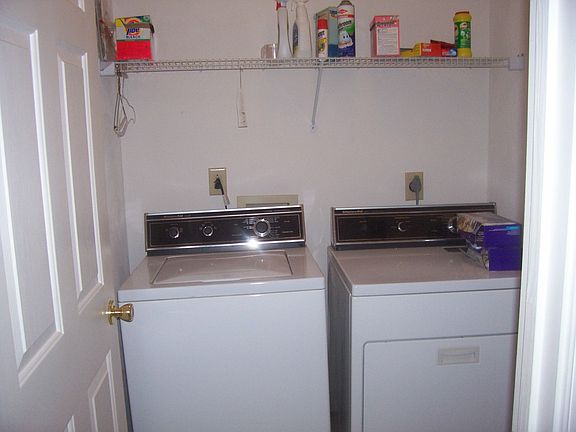 3rd image of 2813 Wakehurst Ct