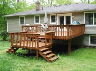 16630 Snow Rd, Chagrin Falls, OH 44023