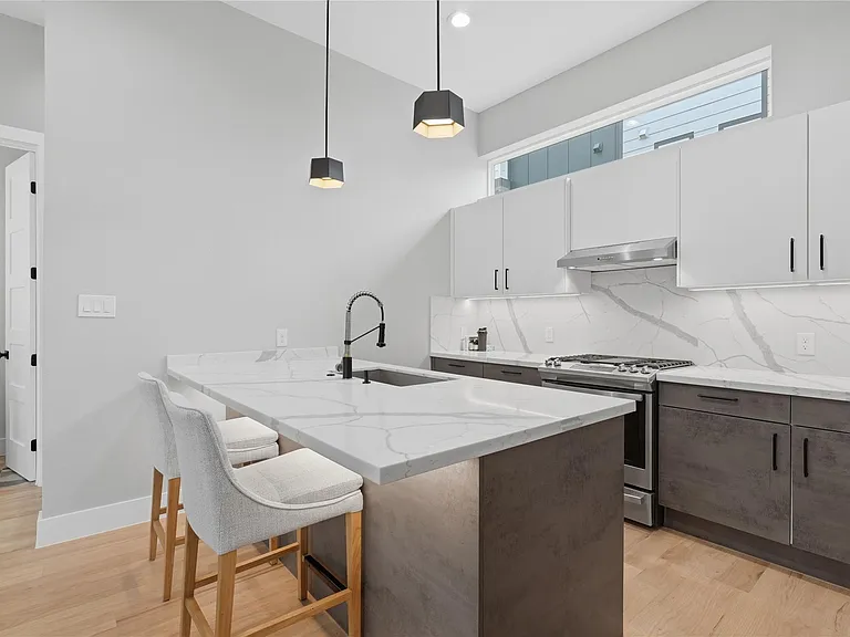 2214 Annex Ave #101 — Photo 6
