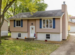 2101 E Hughes Ave, Des Moines, IA 50320