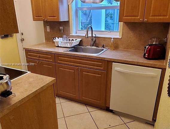5th image of 1679 NE 175th St