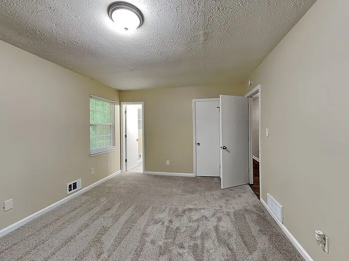 2800 Alexandria Dr SW — Photo 9