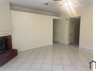 8424 Cove Meadow Ln, Fort Worth, TX 76123